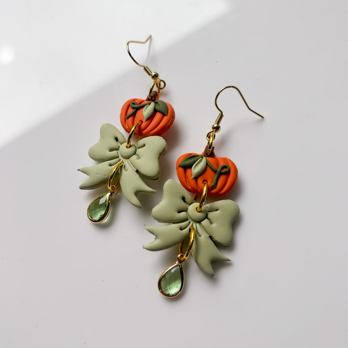 PUMPKINS WITH GREEN BOWS EARRINGS