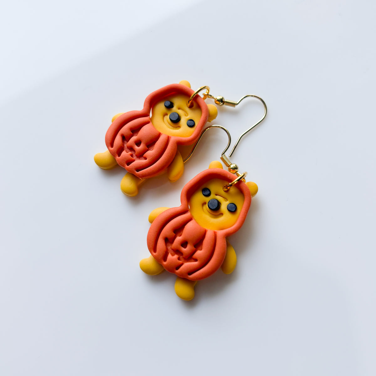 PUMPKIN WINNIE EARRINGS