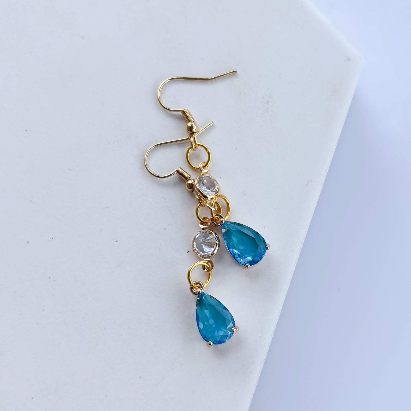 BLUE LITTLE TEARDROP GEM CHARM EARRINGS