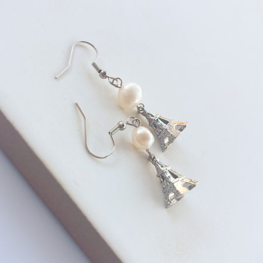 EIFFEL TOWER CHARM EARRINGS