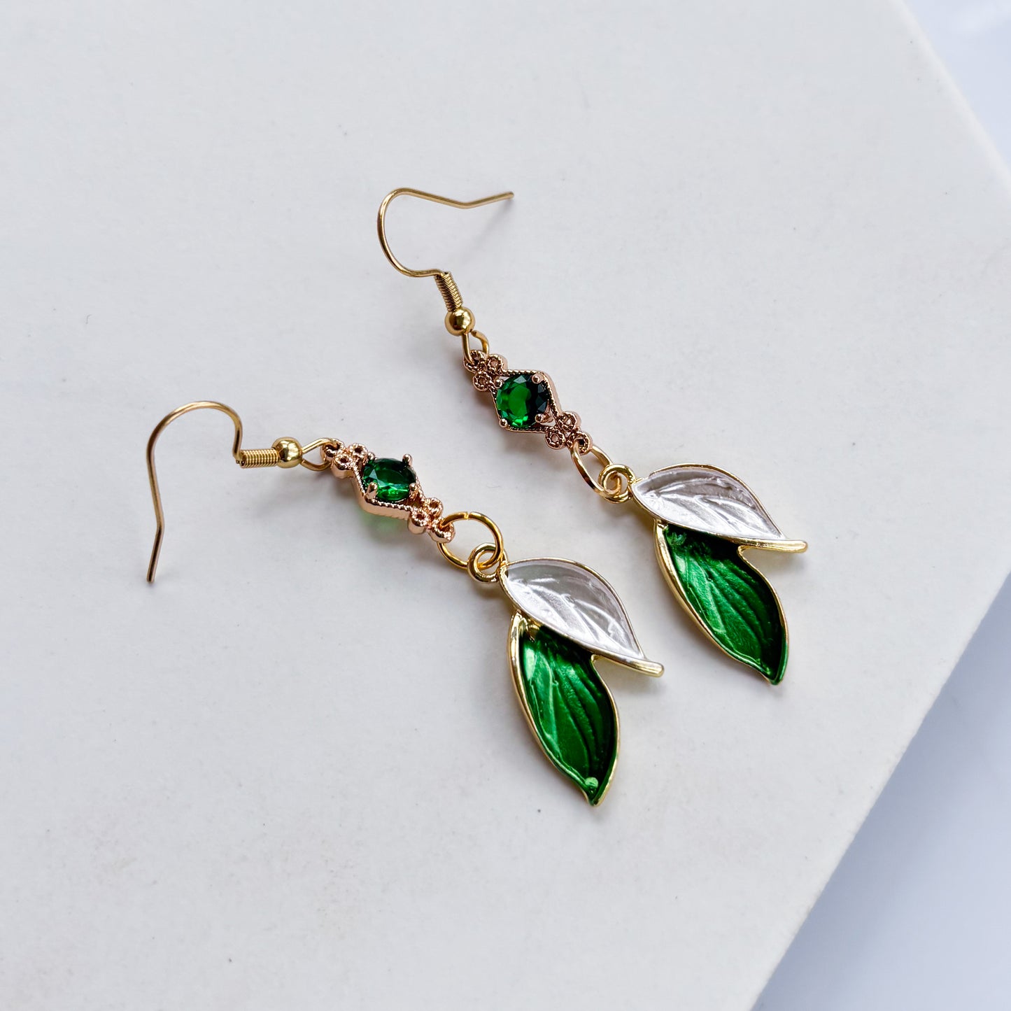 DUO LEAF GREEN CHARM EARRINGS