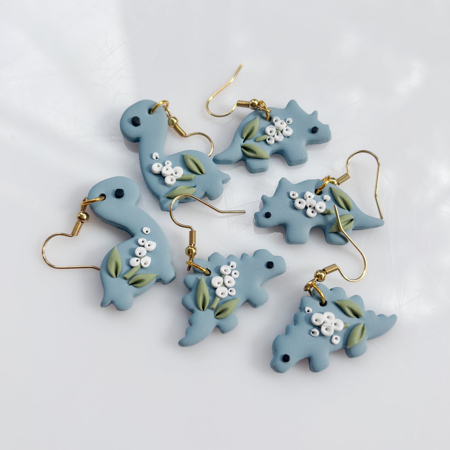 BLUE BABYS BREATH DINO EARRINGS (BRONTO)