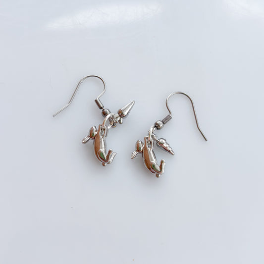 MINI BUNNY & CARROT CHARM EARRINGS