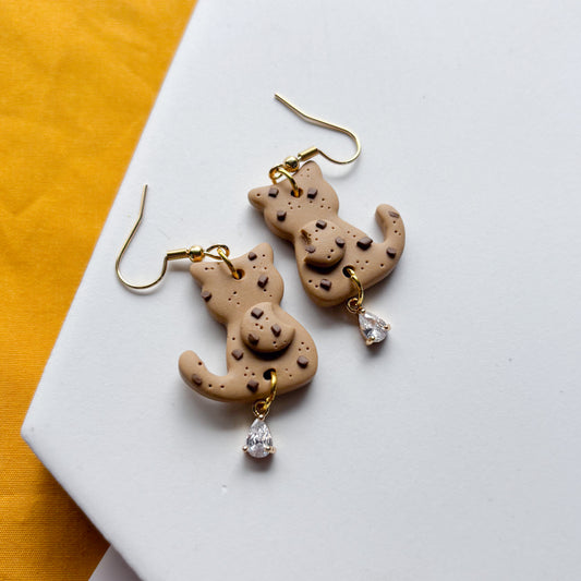 CHOCOLATE CHIP COOKIE CAT EARRINGS