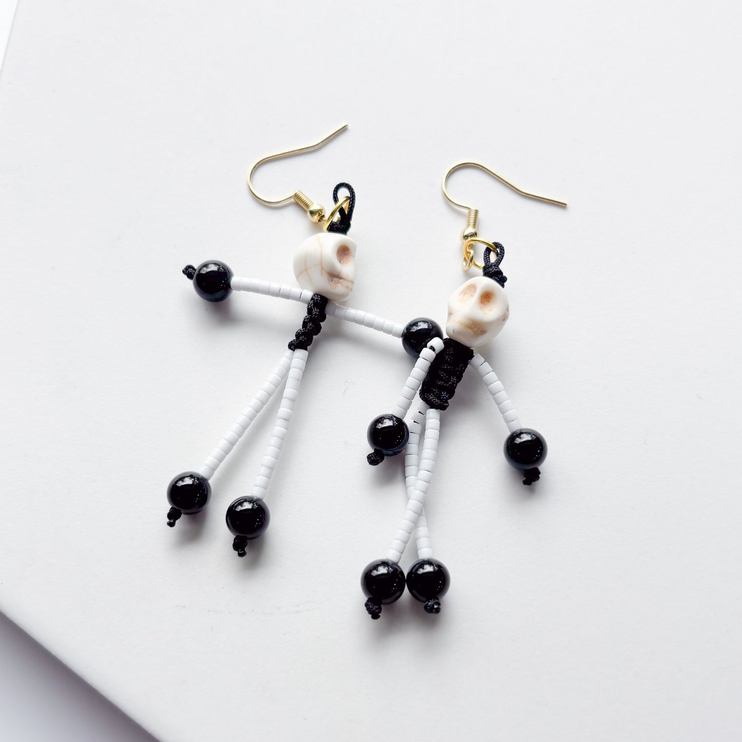SKELETON CHARM EARRINGS (WHITE)