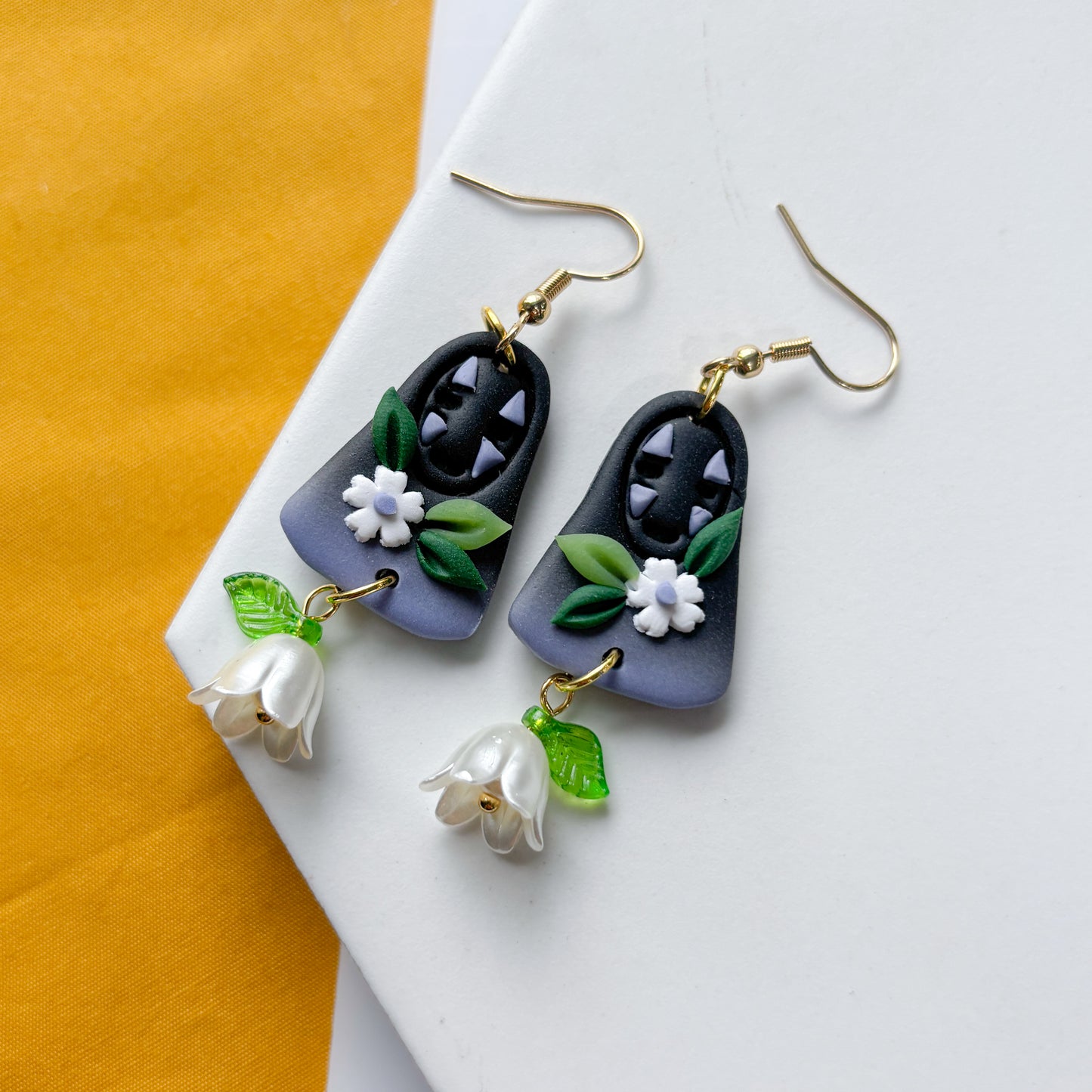 NO FACE PURPLE OMBRE EARRINGS
