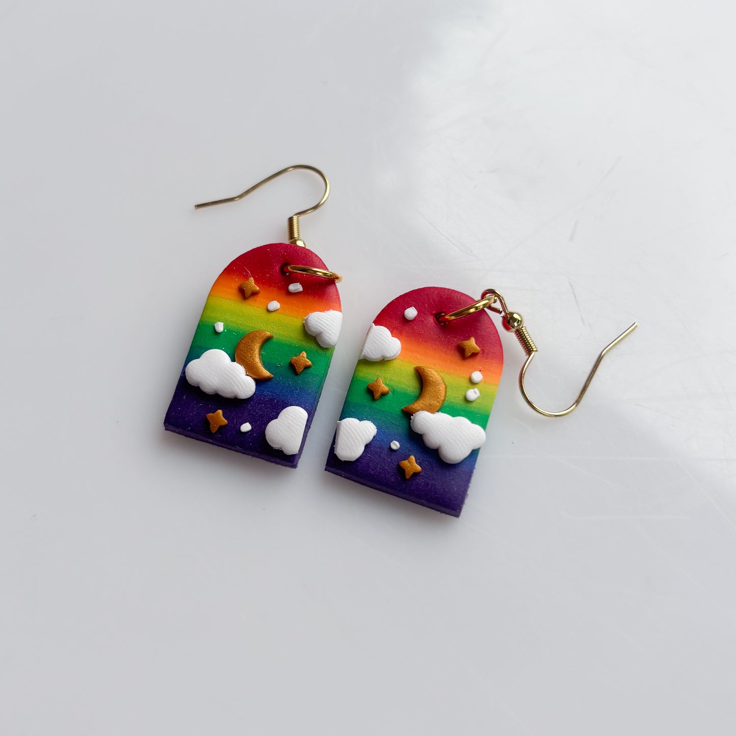CLOUDY ARCH EARRINGS (RAINBOW FLAG)