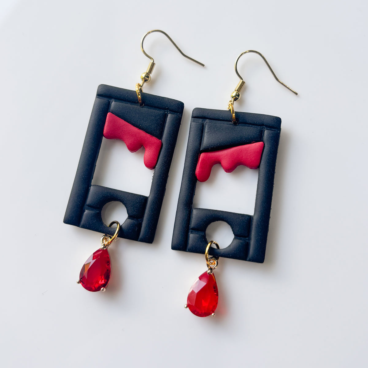 GUILLOTINE EARRINGS