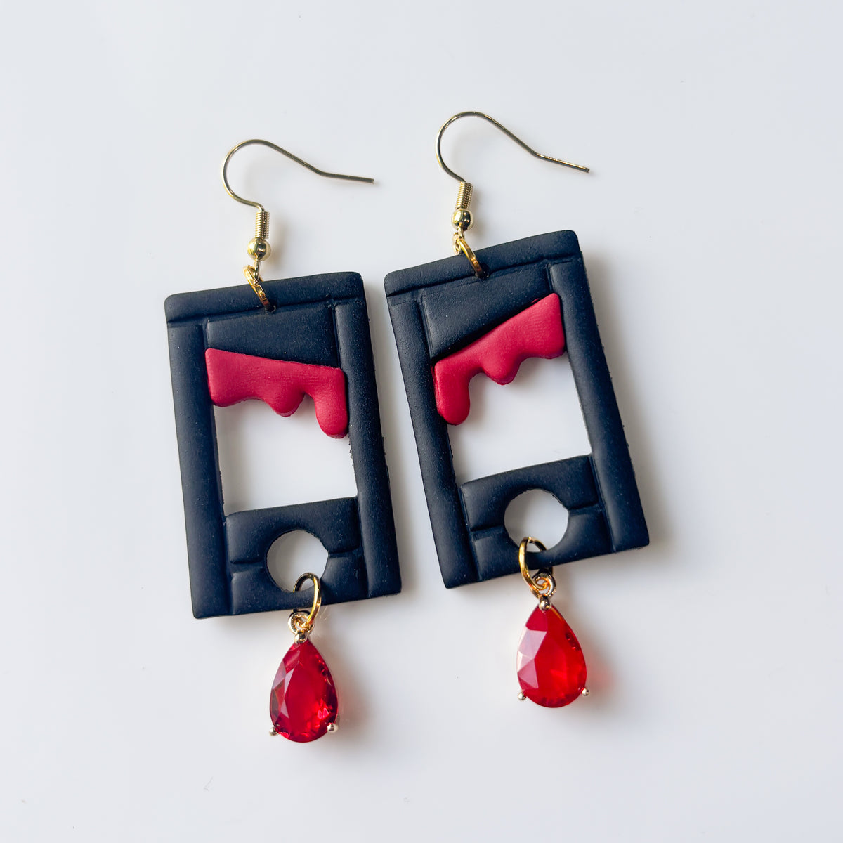 GUILLOTINE EARRINGS