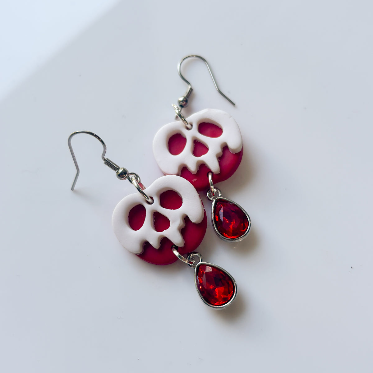POISON APPLE EARRINGS