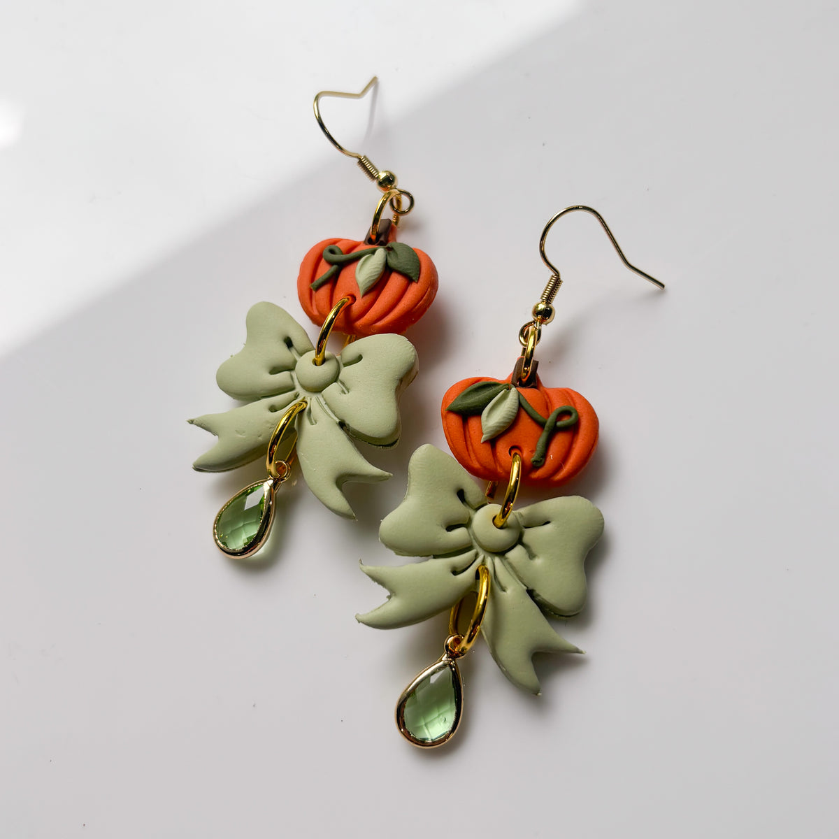 PUMPKINS WITH GREEN BOWS EARRINGS