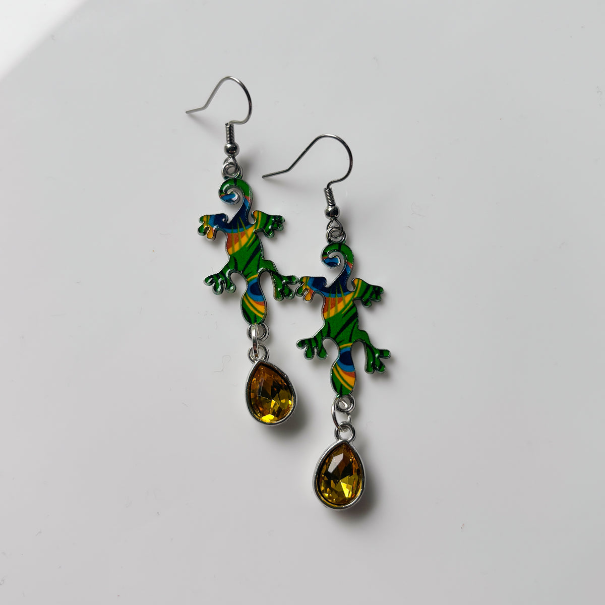 GREEN LIZARD YELLOW GEM CHARM EARRINGS
