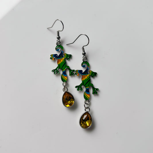 GREEN LIZARD YELLOW GEM CHARM EARRINGS