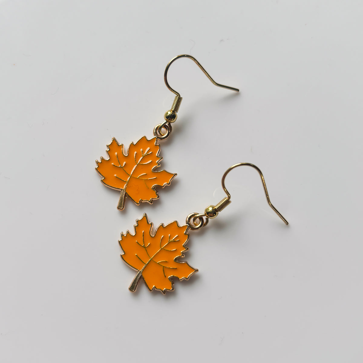 LITTLE AUTUMN LEAF CHARM EARRINGS