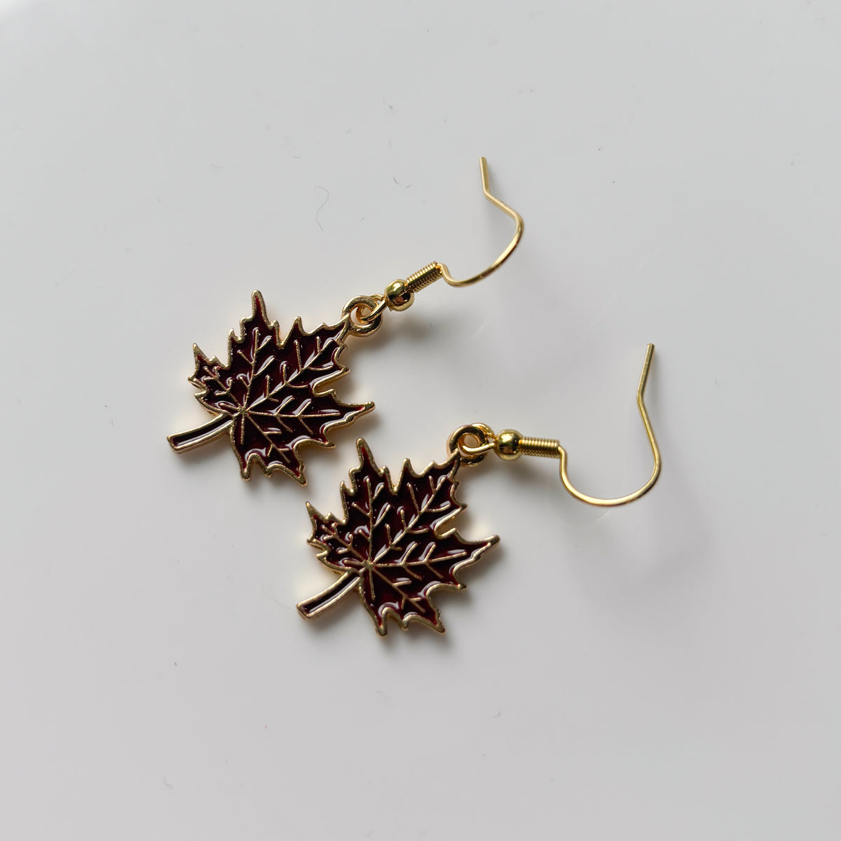LITTLE AUTUMN LEAF CHARM EARRINGS