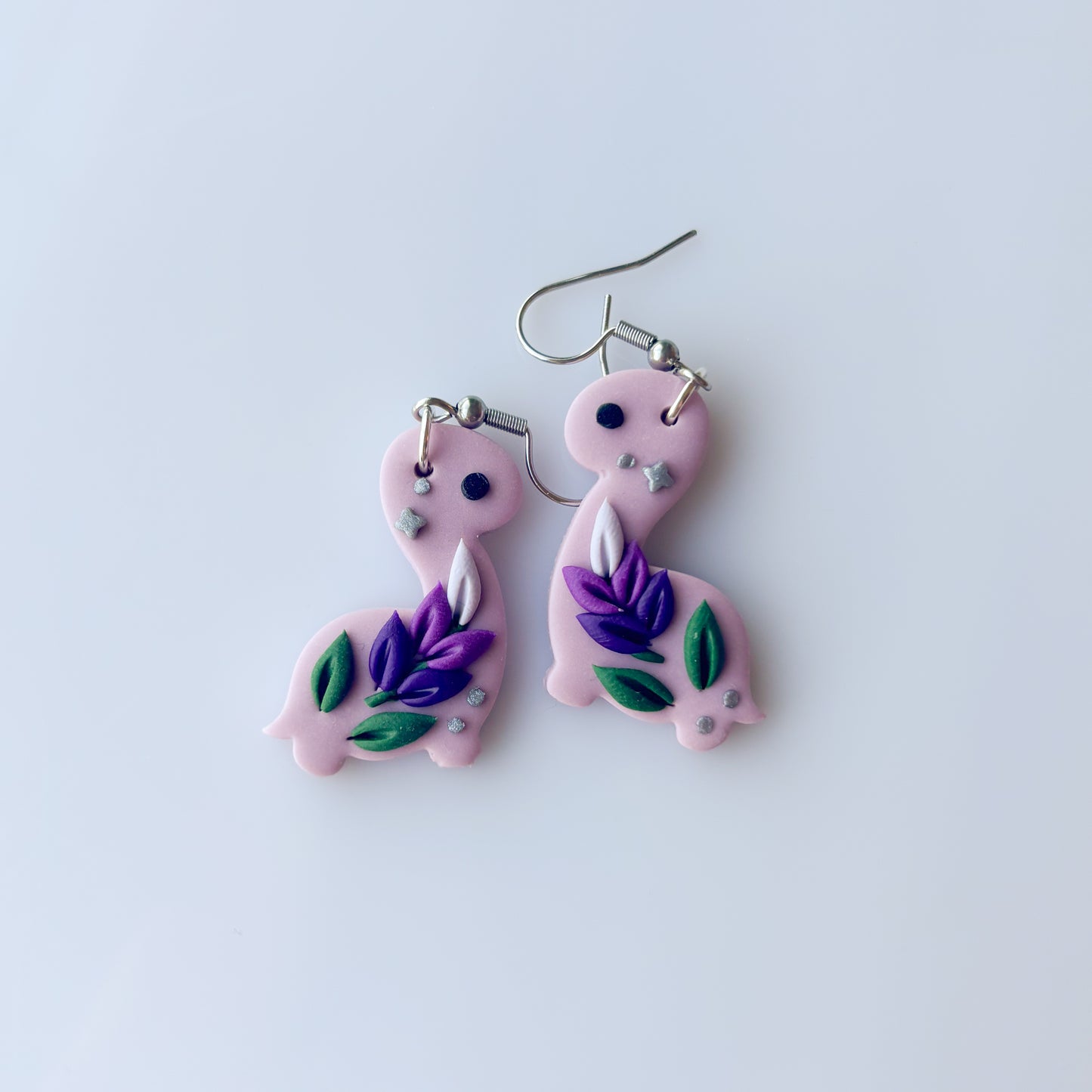 LAVENDER DINO EARRINGS (BRONTO)