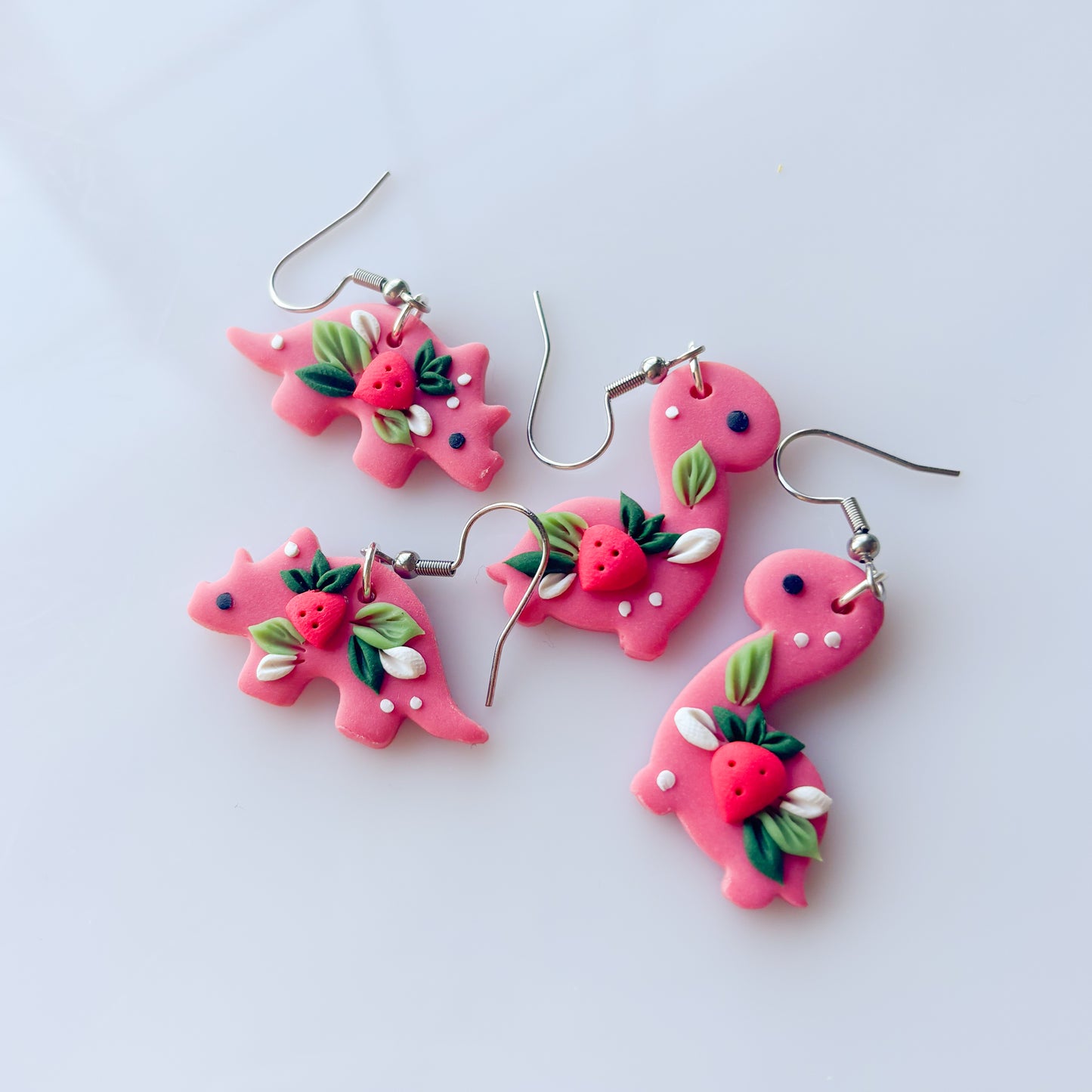 STRAWBERRY DINO EARRINGS (BRONTO)