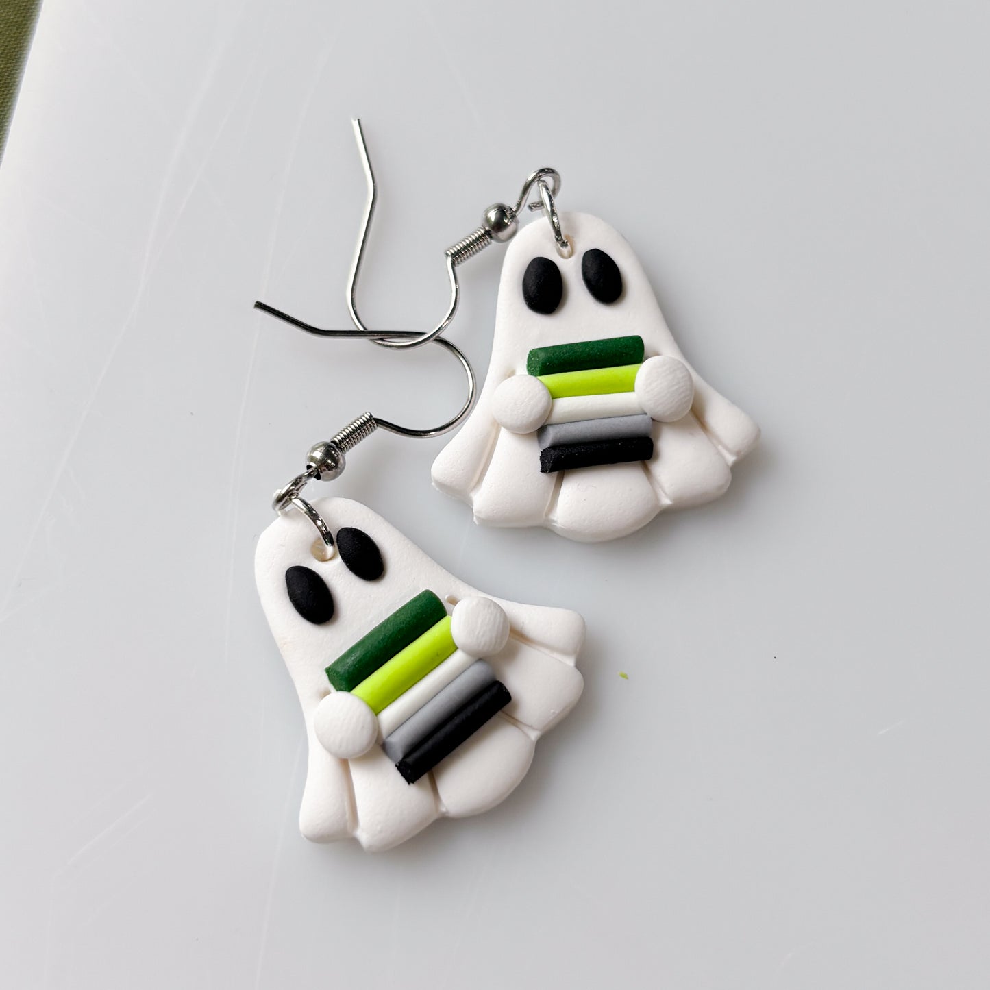 AROMANTIC PRIDE EARRINGS