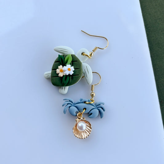 TURTLE & CRAB MISMATCHED EARRINGS