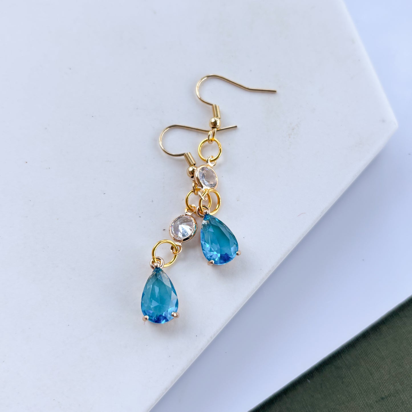 BLUE LITTLE TEARDROP GEM CHARM EARRINGS