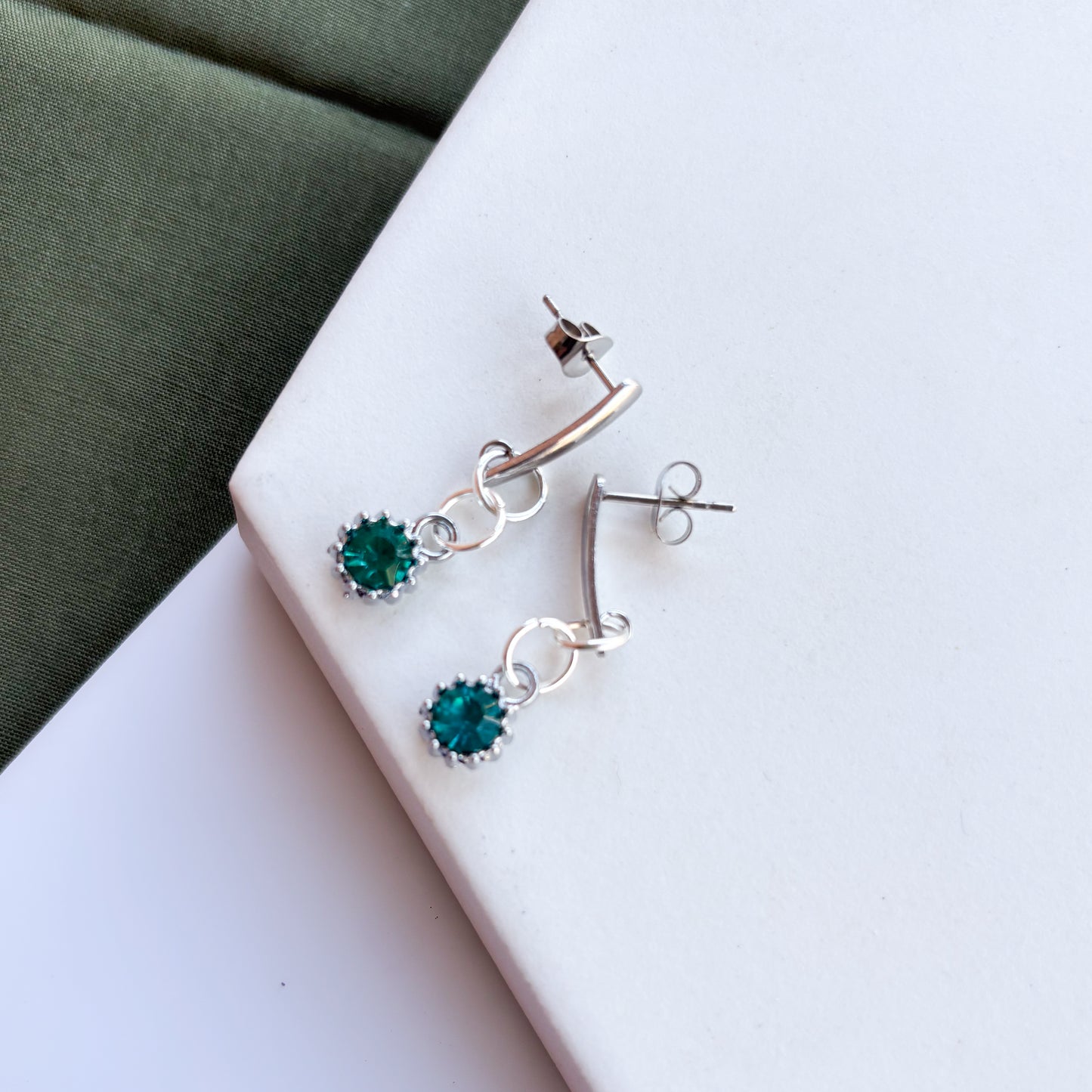 BLUE CIRCLE GEM STUD CHARM EARRINGS