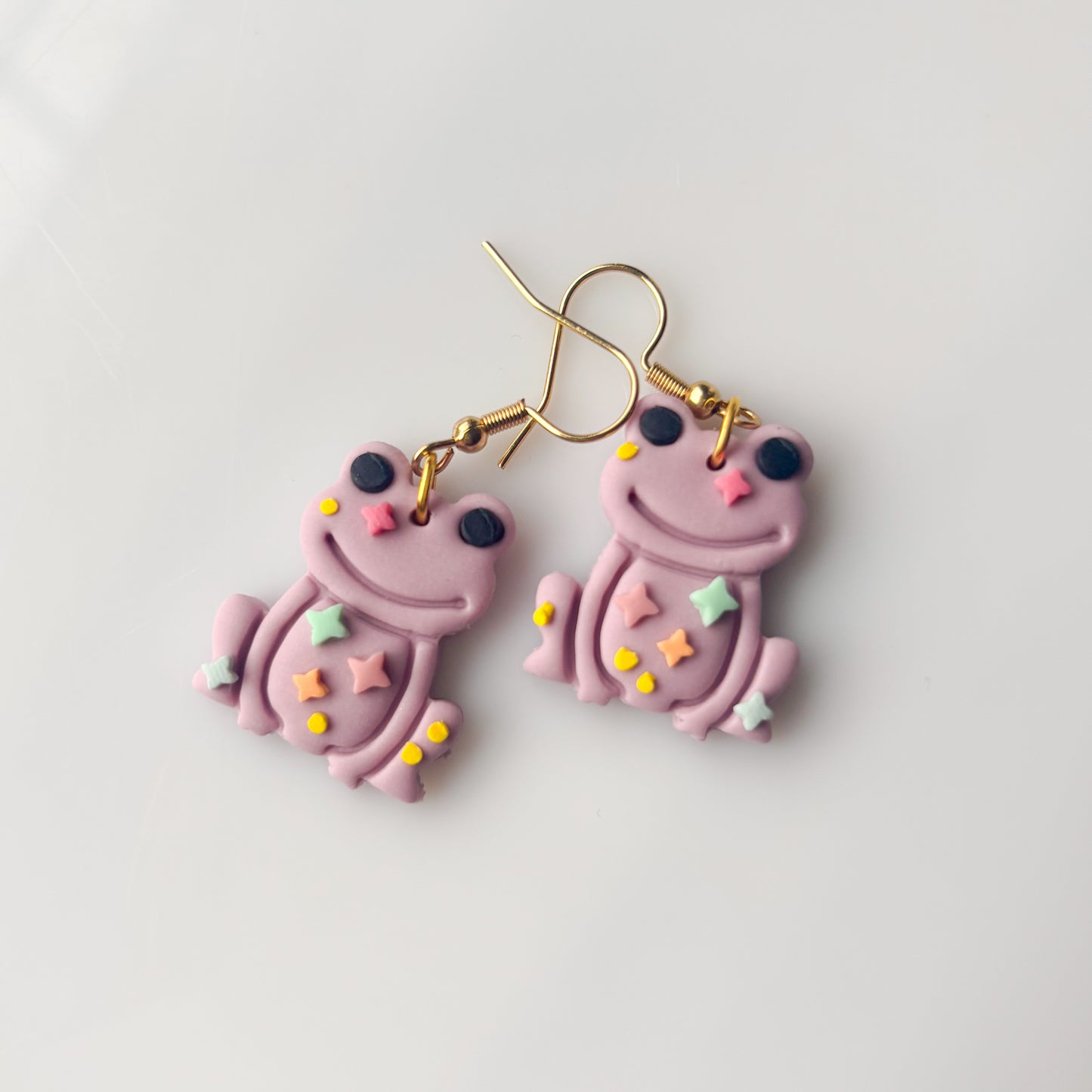 PASTEL STAR CONFETTI FROG EARRINGS