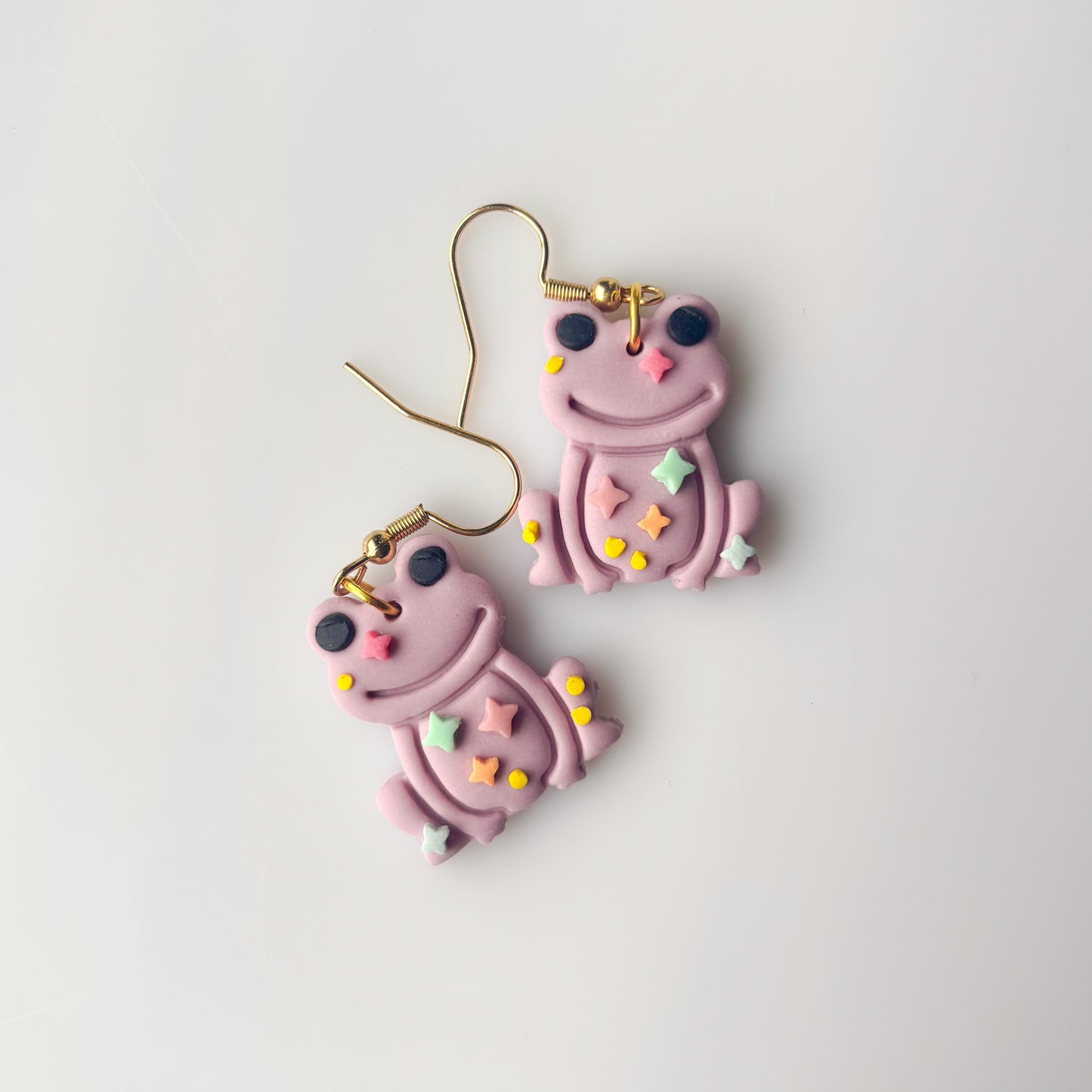 PASTEL STAR CONFETTI FROG EARRINGS