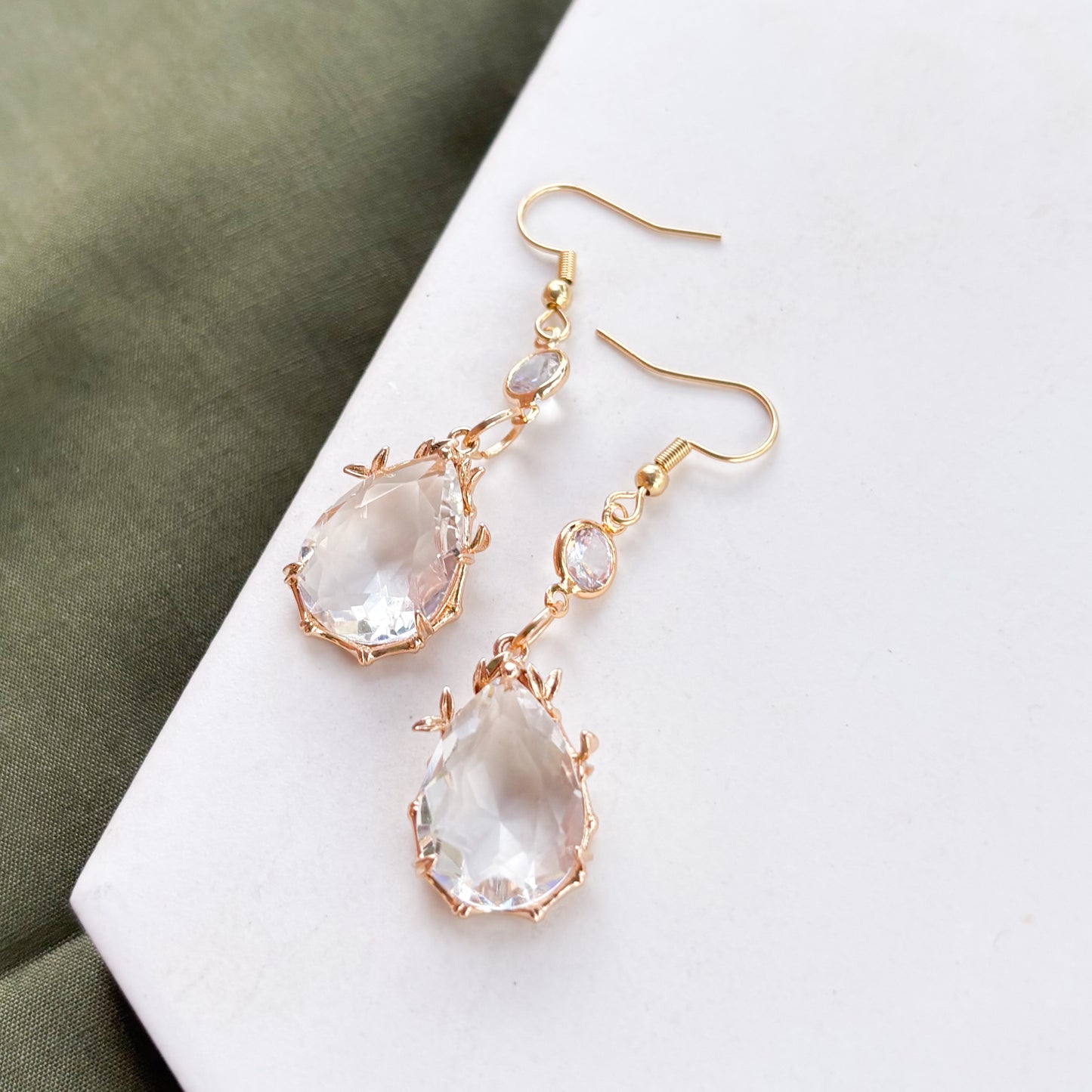 FOLIAGE CRYSTAL CHARM EARRINGS
