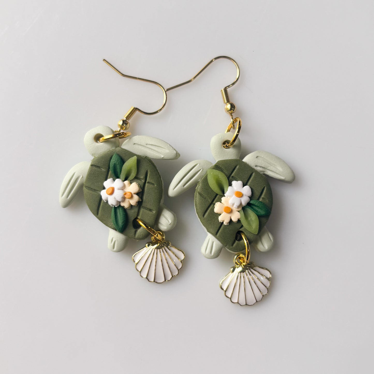 TURTLE & DAISY & SHELL EARRINGS
