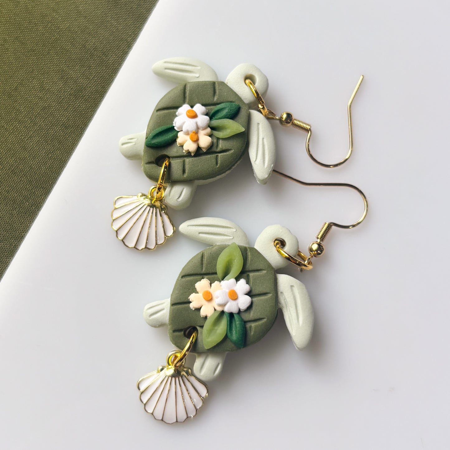 TURTLE & DAISY & SHELL EARRINGS