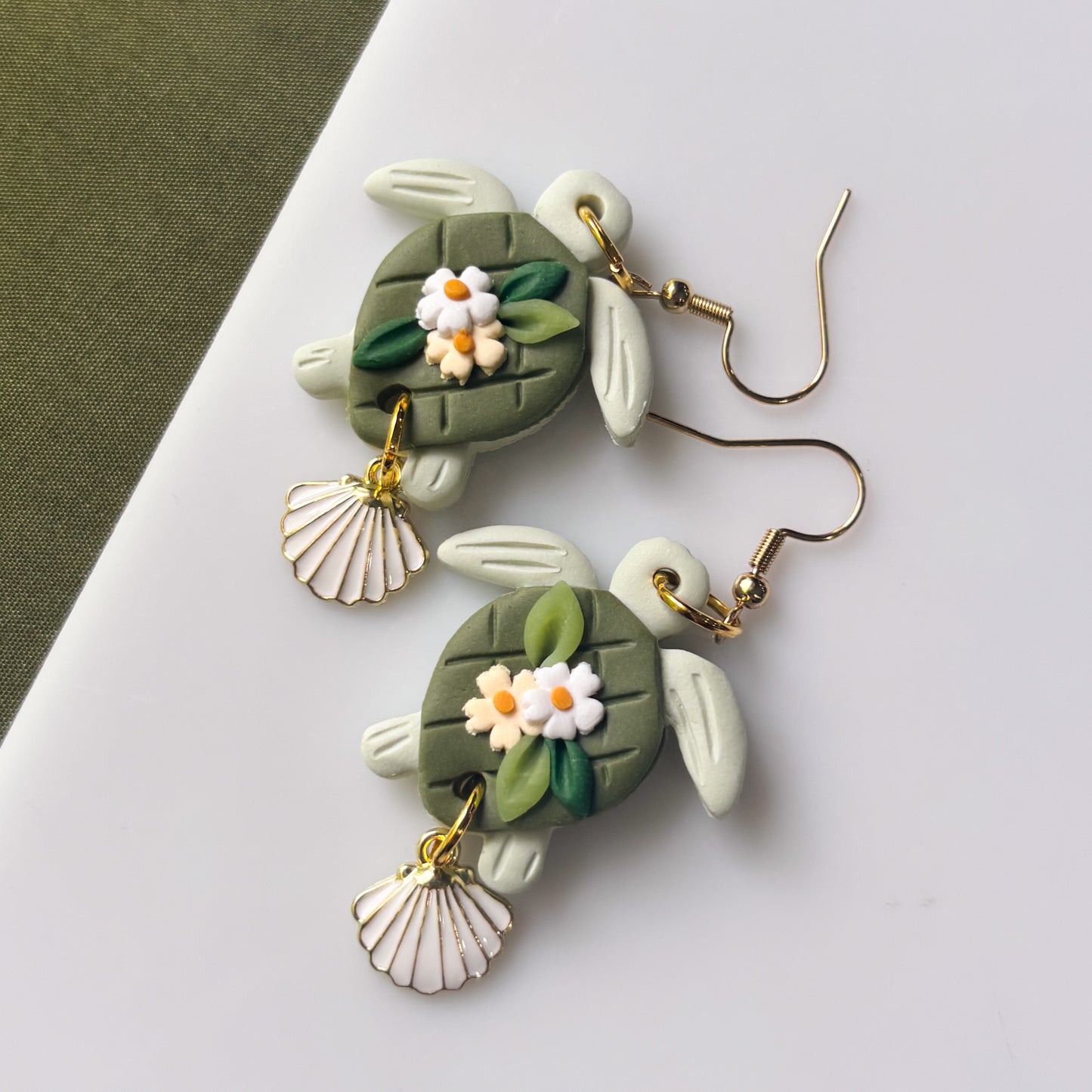 TURTLE & DAISY & SHELL EARRINGS