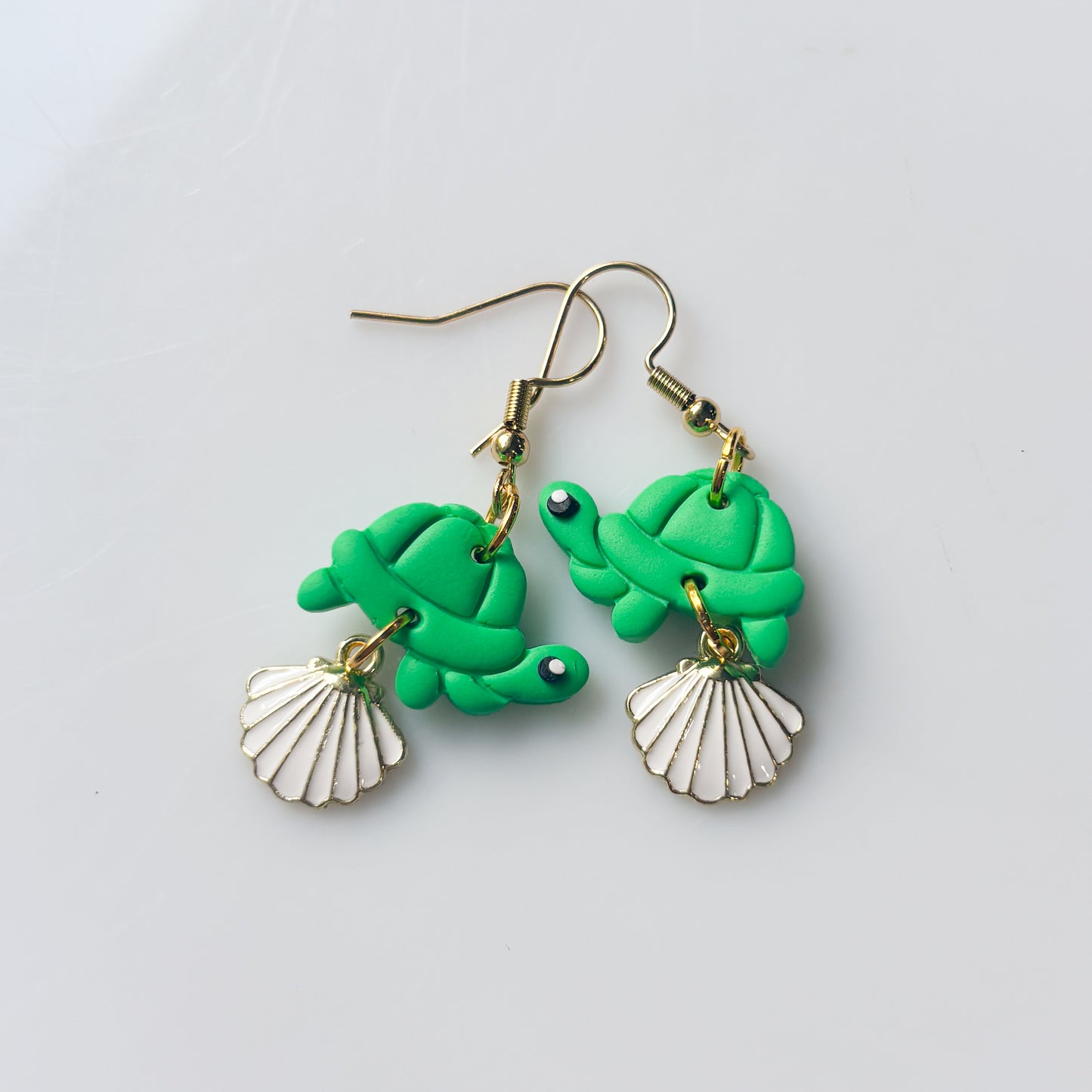 BALLOON ART TURTLE EARRINGS
