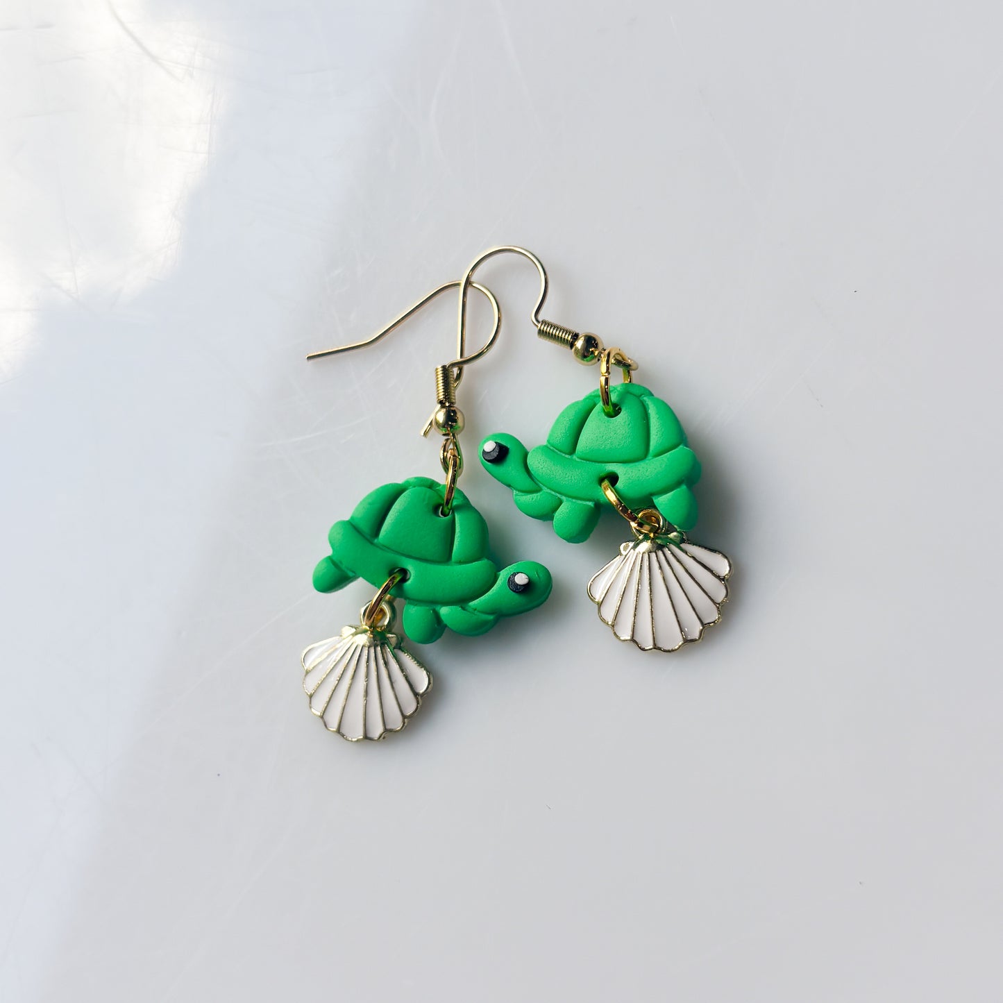 BALLOON ART TURTLE EARRINGS