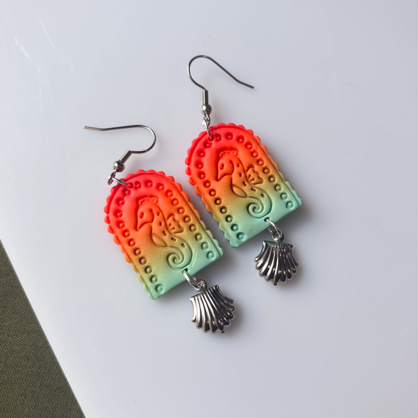 COLORFUL SEAHORSE IMPRINT EARRINGS