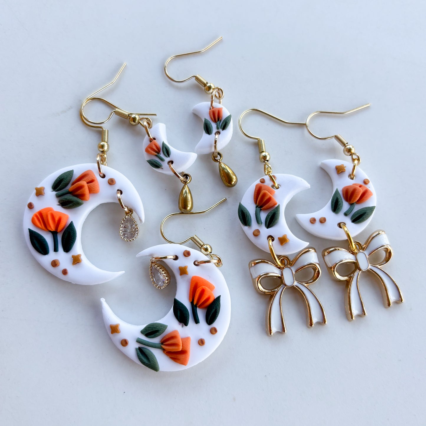 WHITE POPPY MOON EARRINGS (REGULAR)