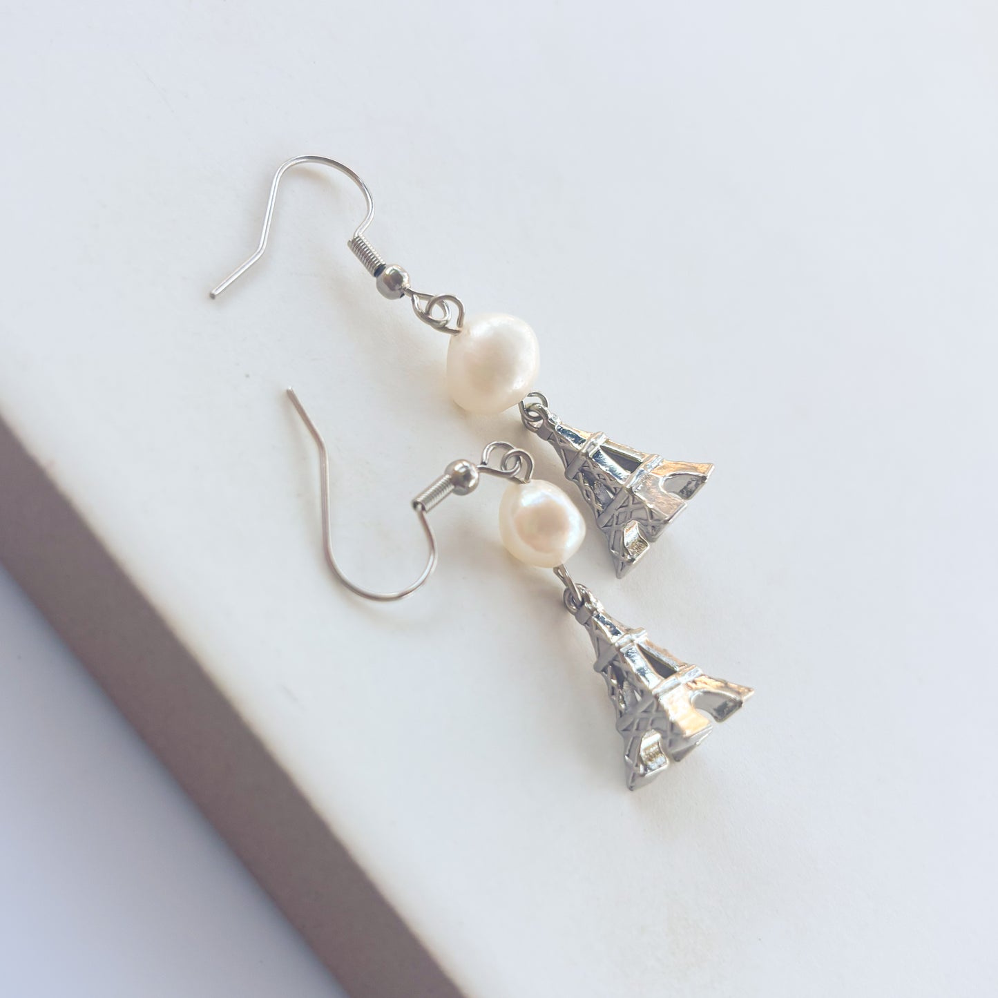 EIFFEL TOWER CHARM EARRINGS