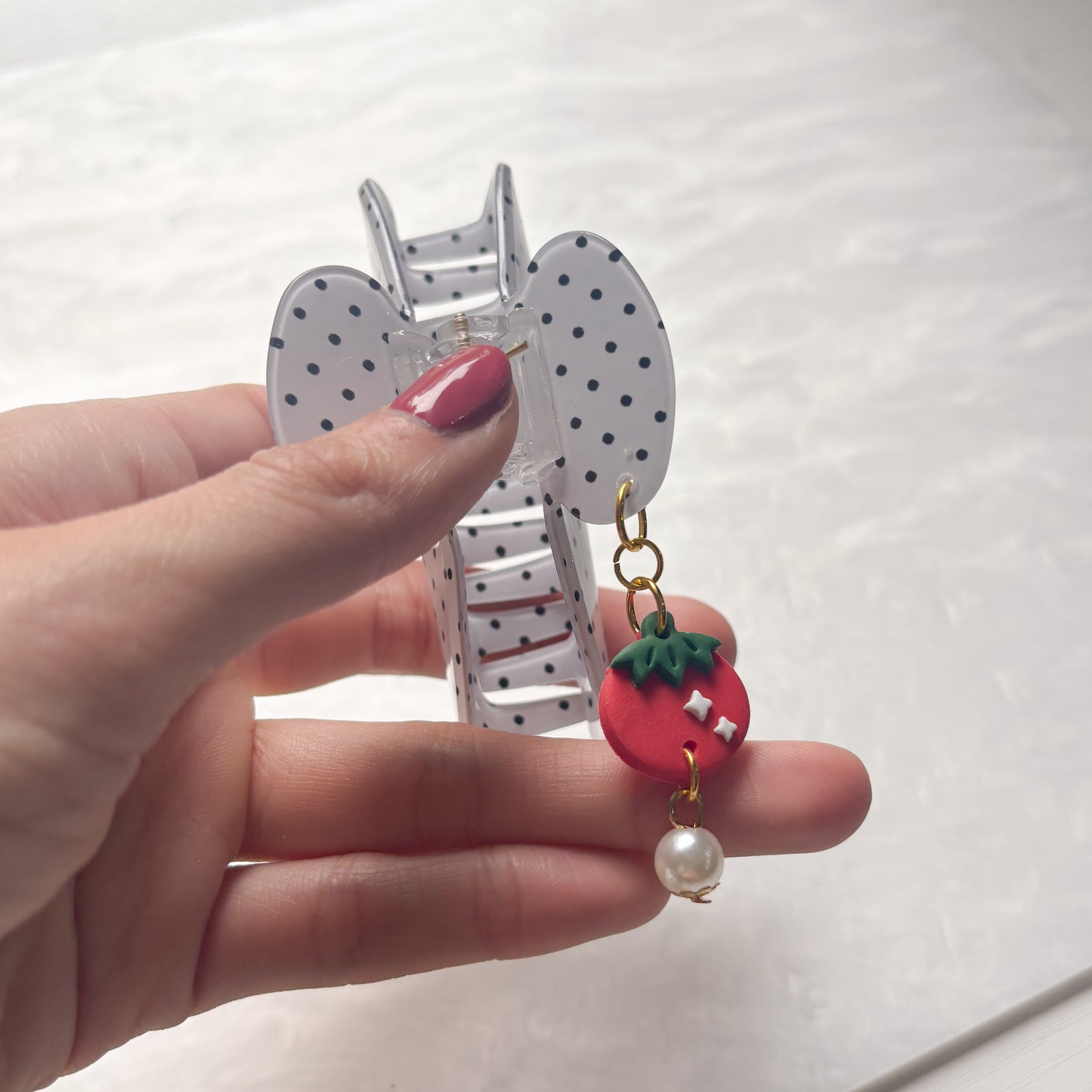 TOMATO CHARM HAIR CLAW