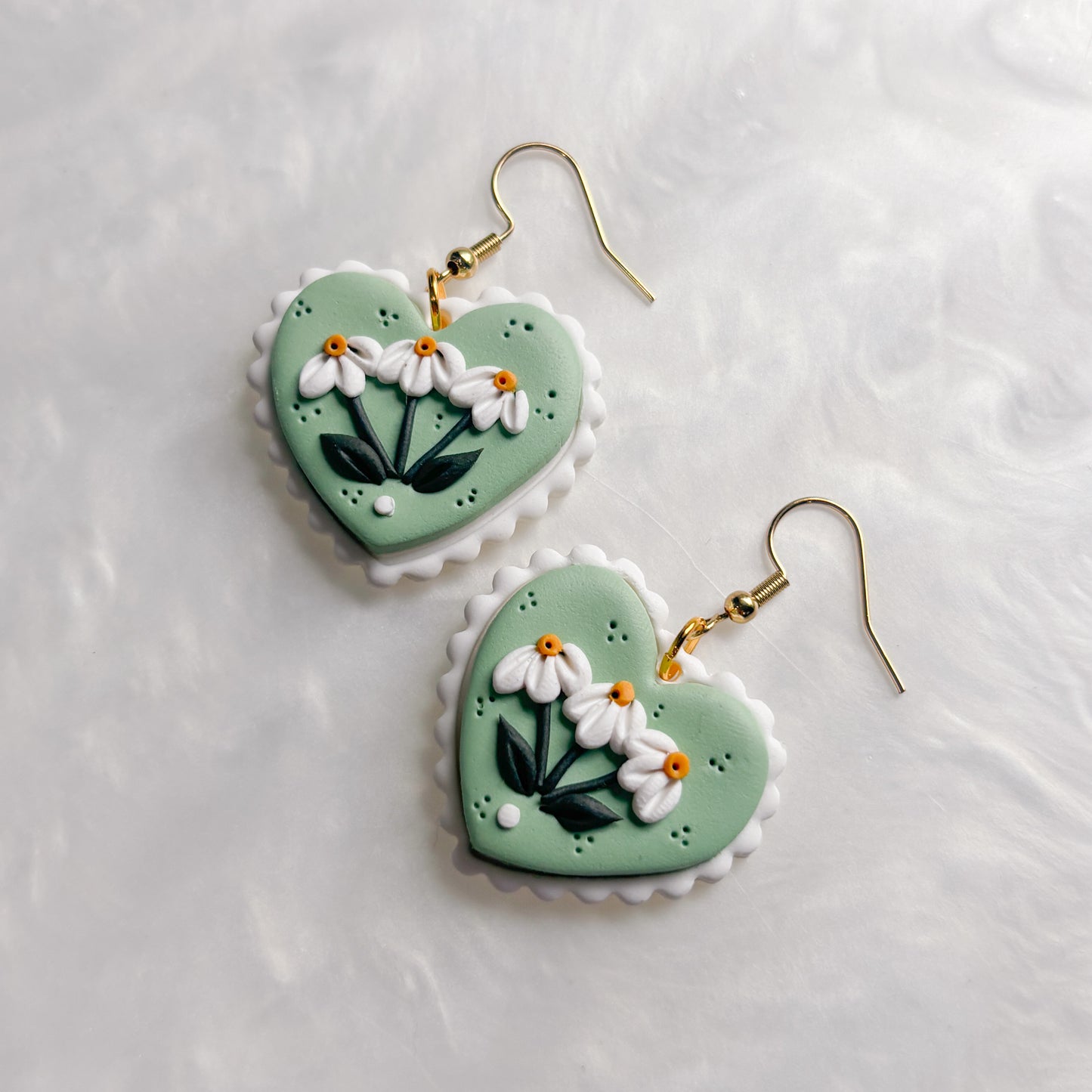 GREEN DAISY FLORAL HEART EARRINGS