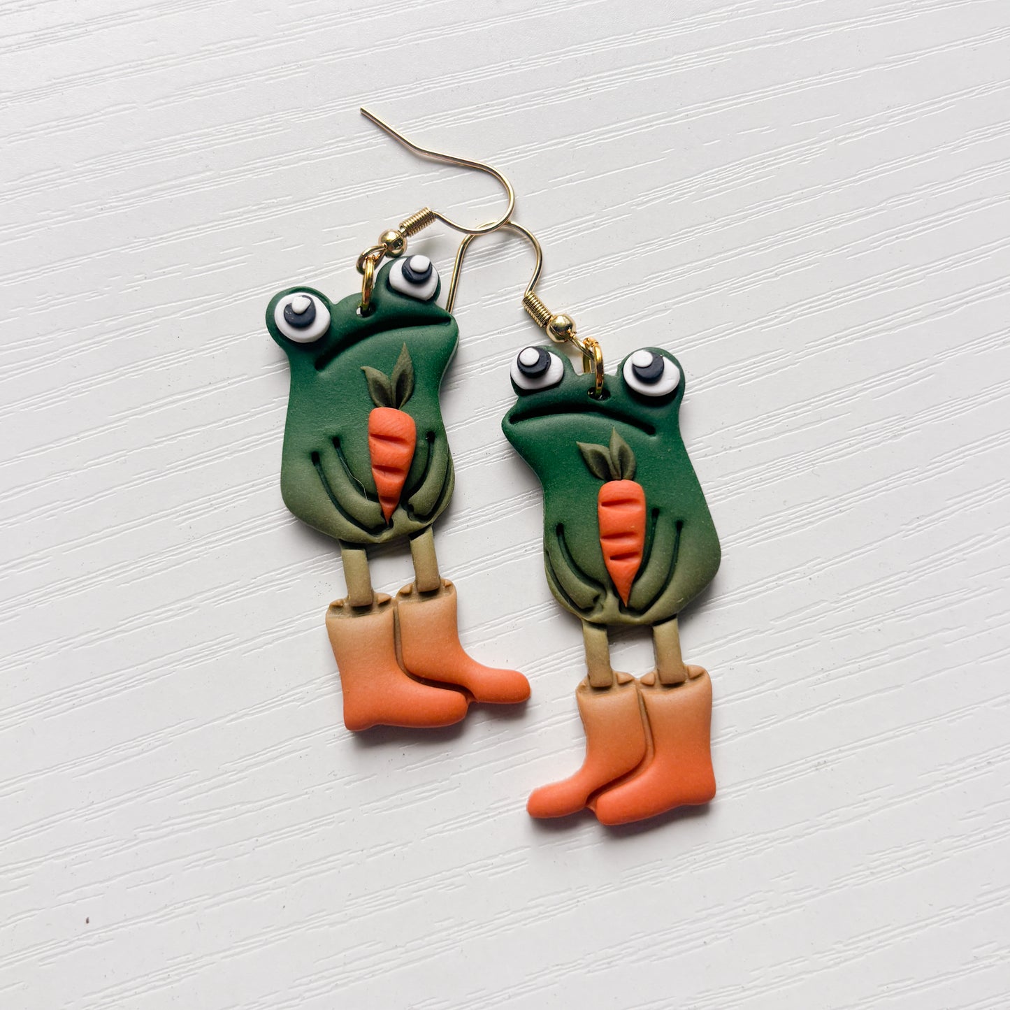 CARROT FARMER AWKWARD FROG EARRINGS