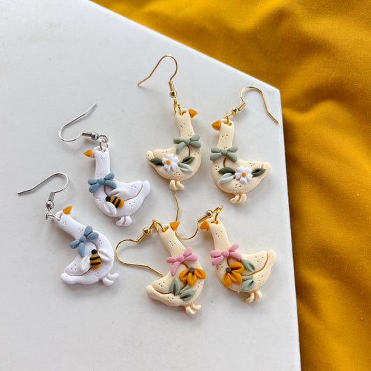 GREEN DAISY GOOSE EARRINGS
