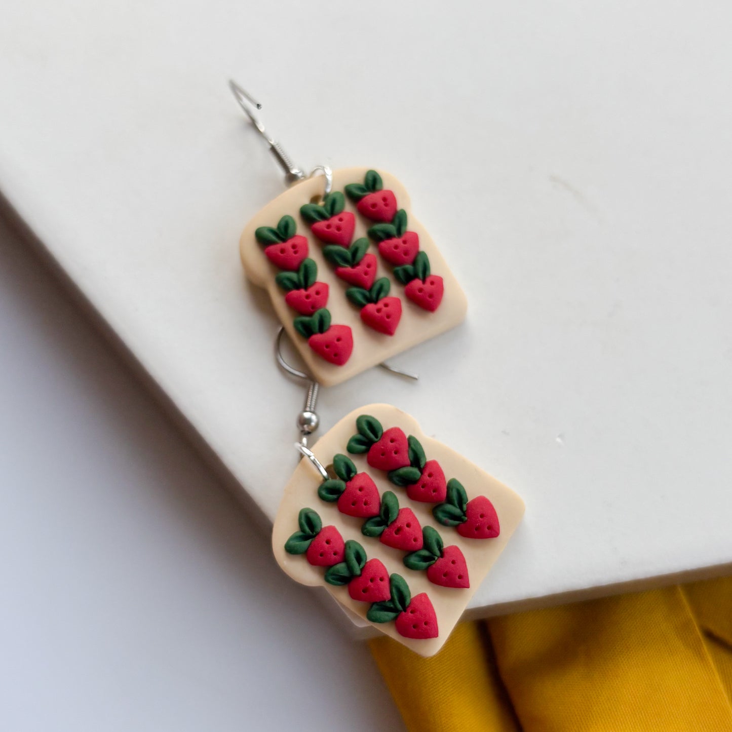 STRAWBERRY TOAST EARRINGS