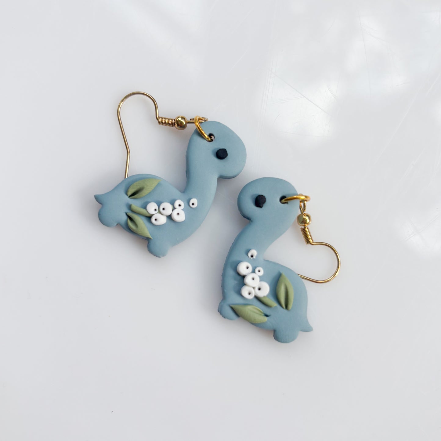 BLUE BABYS BREATH DINO EARRINGS (BRONTO)