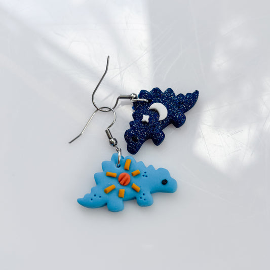 SUN & MOON DINO EARRINGS (STEGO)