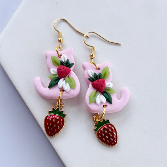 STRAWBERRY CAT EARRINGS