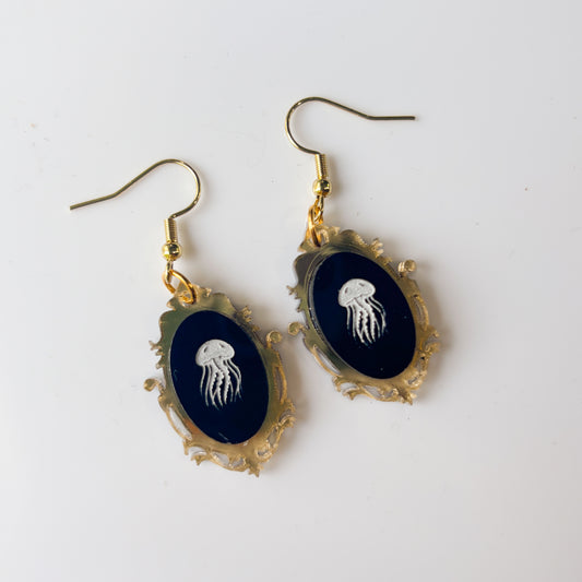 GOTHIC JELLYFISH FRAME ACRYLIC EARRINGS