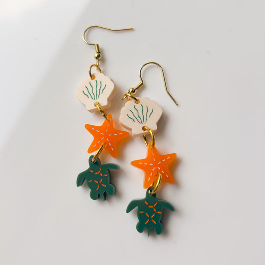 SHELL STAR TURTLE TRIO ACRYLIC EARRINGS