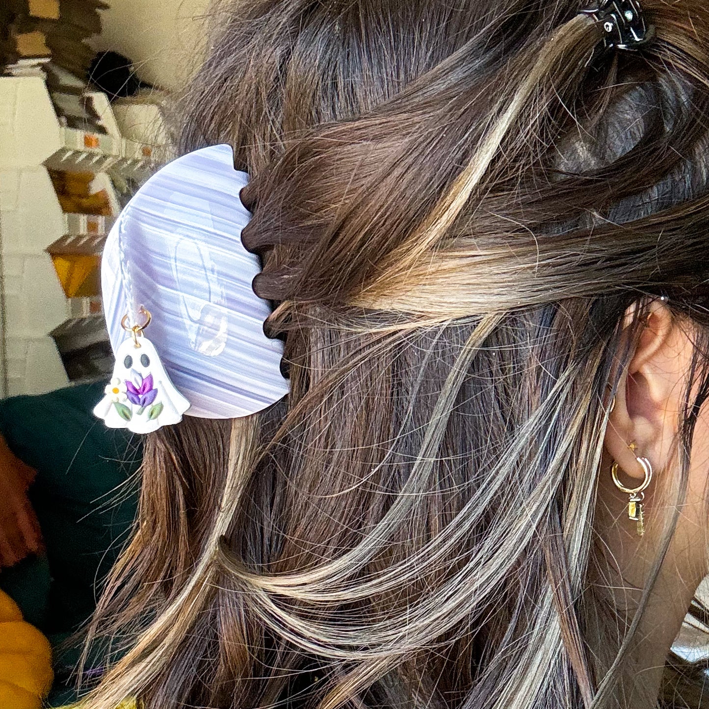 LAVENDER GHOST HAIR CLAW