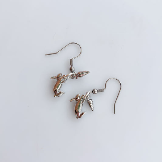 MINI BUNNY & CARROT CHARM EARRINGS