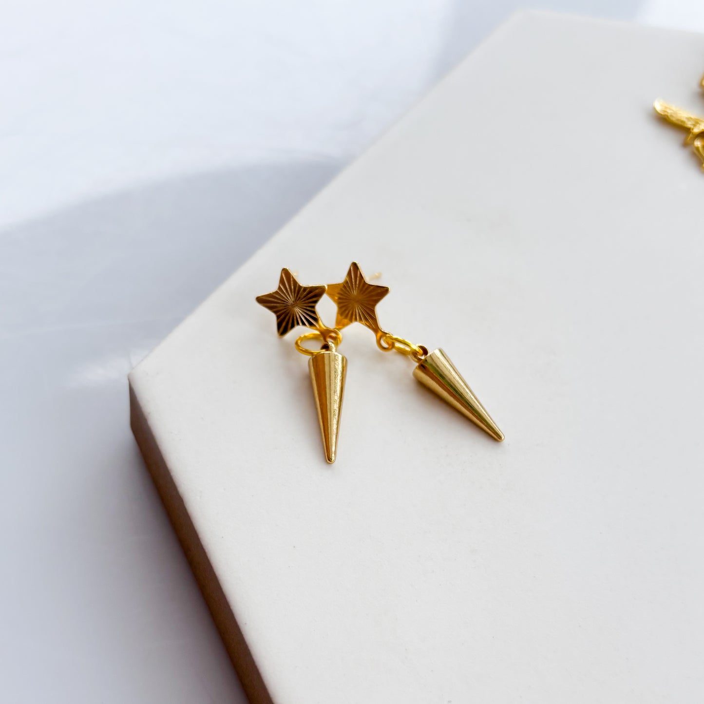 GOLD STAR & SPIKE STUD CHARM EARRINGS