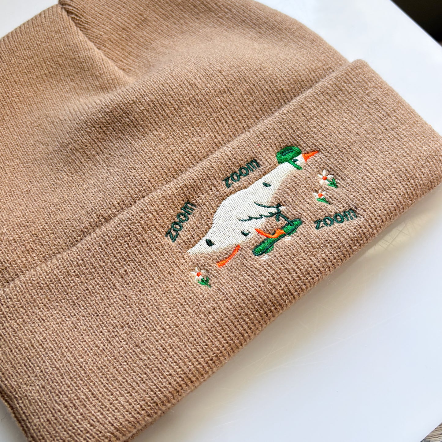 ZOOM ZOOM SKATEBOARDING GOOSE BEANIE